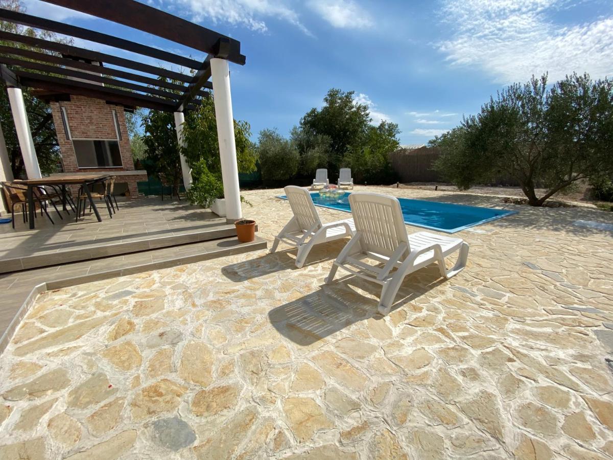 Villa Bubica- Cozy Holiday Home In Rural Area With Pool Stankovci  Extérieur photo