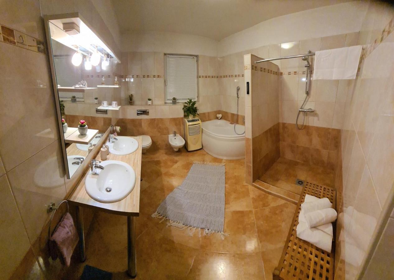 Villa Bubica- Cozy Holiday Home In Rural Area With Pool Stankovci  Extérieur photo